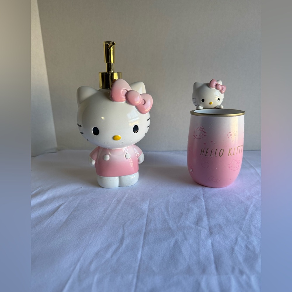 Hello Kitty Tumbler and Soap/Lotion Dispenser Set, bundled with 5 piece BR set.